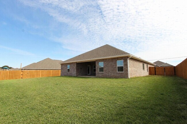 Building Photo - 1110 Shoal River Dr