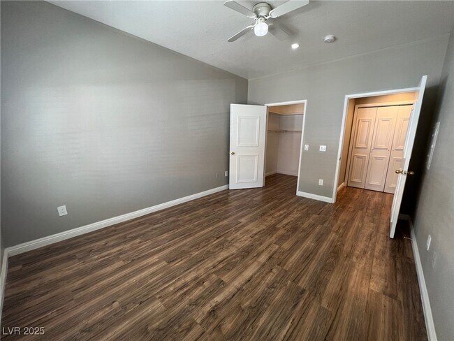 Building Photo - 5415 W Harmon Ave