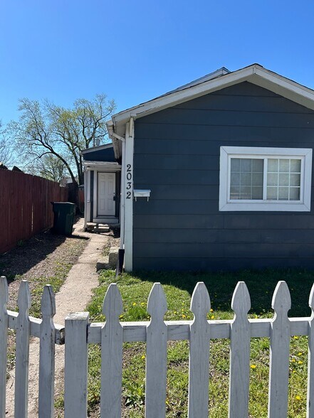 Building Photo - 2032 Milan Ave