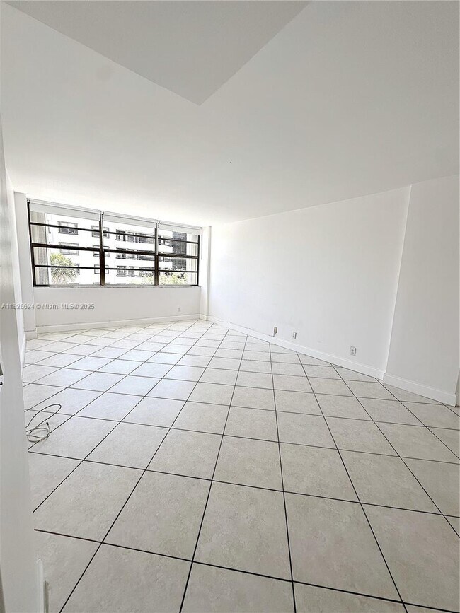 Building Photo - 150 Ocean Ln Dr