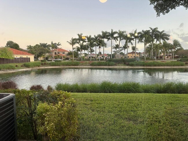 Building Photo - 1555 NE 33rd Rd