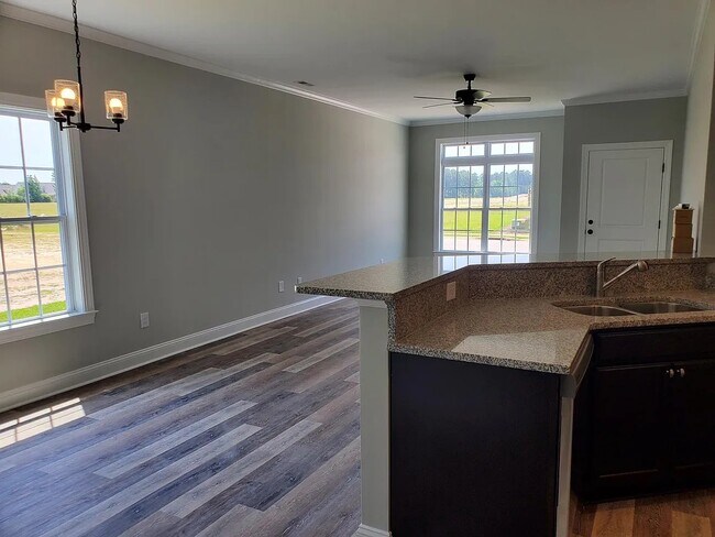Building Photo - 2500 Brookville Dr