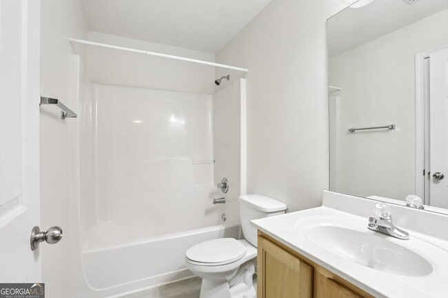 Building Photo - 5940 Bentley Way