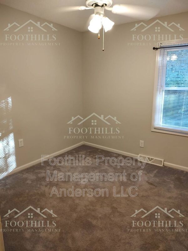 Building Photo - 505 Woodland Cir