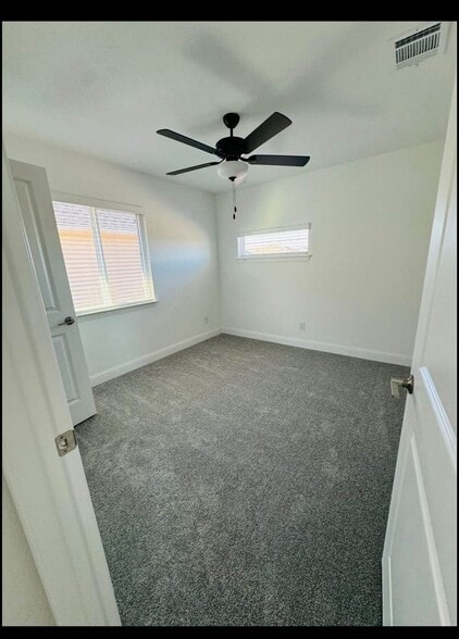 Building Photo - 701 Harmony Trl