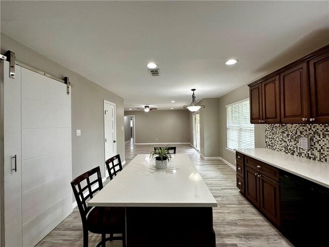 Building Photo - 3407 Norwood Hill Rd
