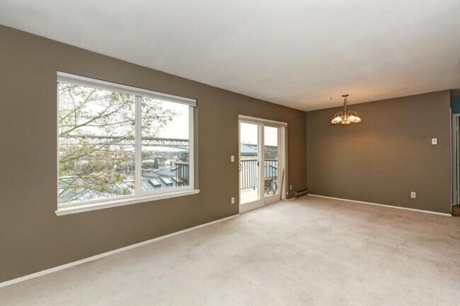 Building Photo - 2 bedroom in Seattle WA 98105