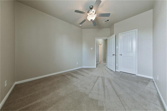 Building Photo - 139 Sweet Leaf Grove Ln