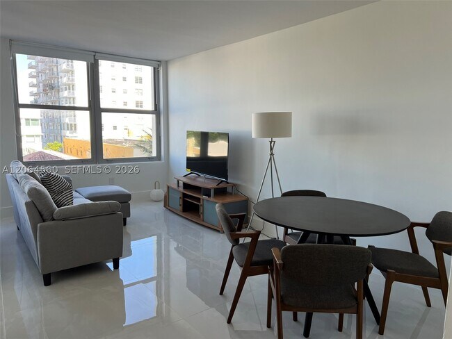 Building Photo - 2899 Collins Ave