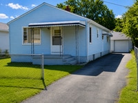 Building Photo - Charming 3-Bedroom Haven in Burton: Pet-Friendly Bliss with Modern Amenities!