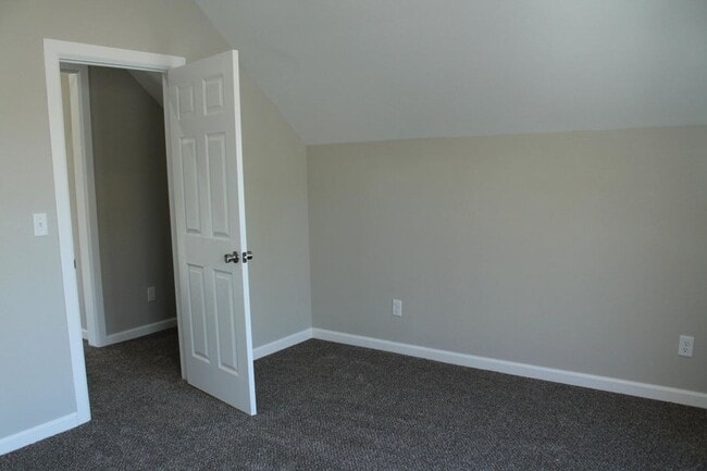 Building Photo - Modern Elegance Meets Comfort – Fully Remo...