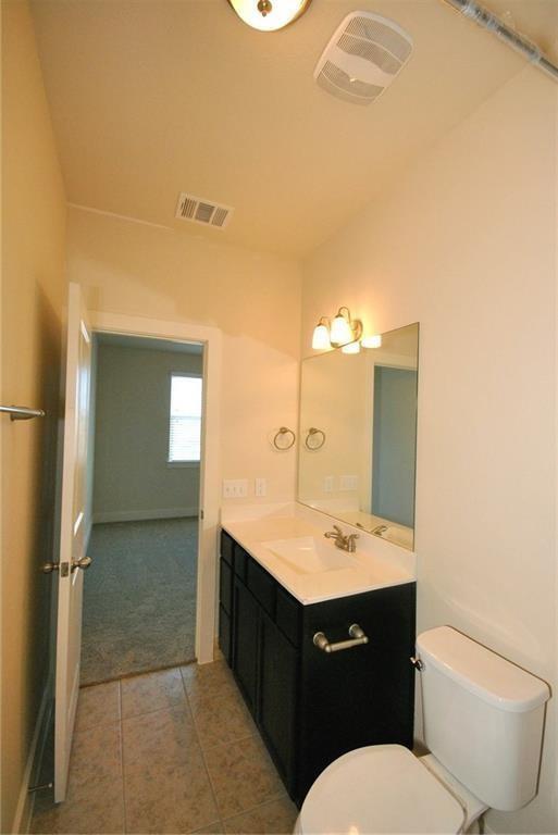 Building Photo - 2222 Creekside Ln