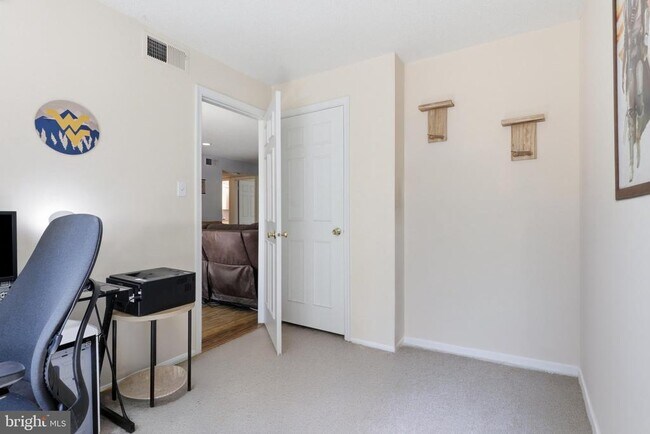 Building Photo - 7739 Inversham Dr