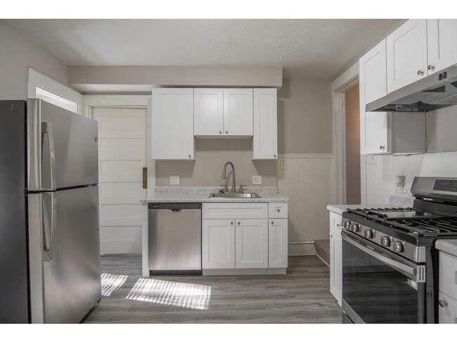 Building Photo - 1606 Concordia Ave