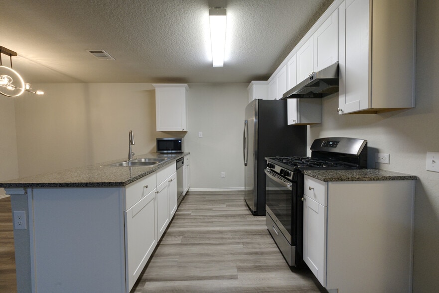Building Photo - 5910 Gael Elm