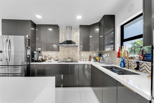 Building Photo - 10364 SW 6th St