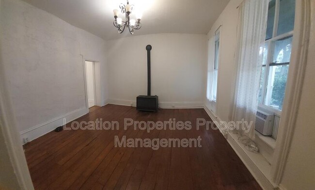 Building Photo - 728 Rhode Island St