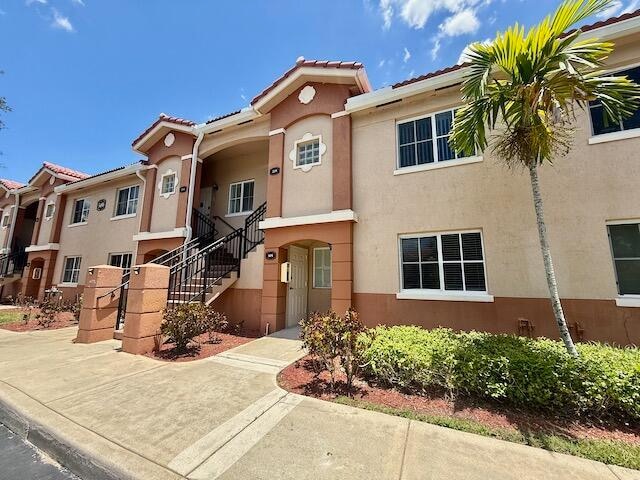 Primary Photo - 3496 Briar Bay Blvd
