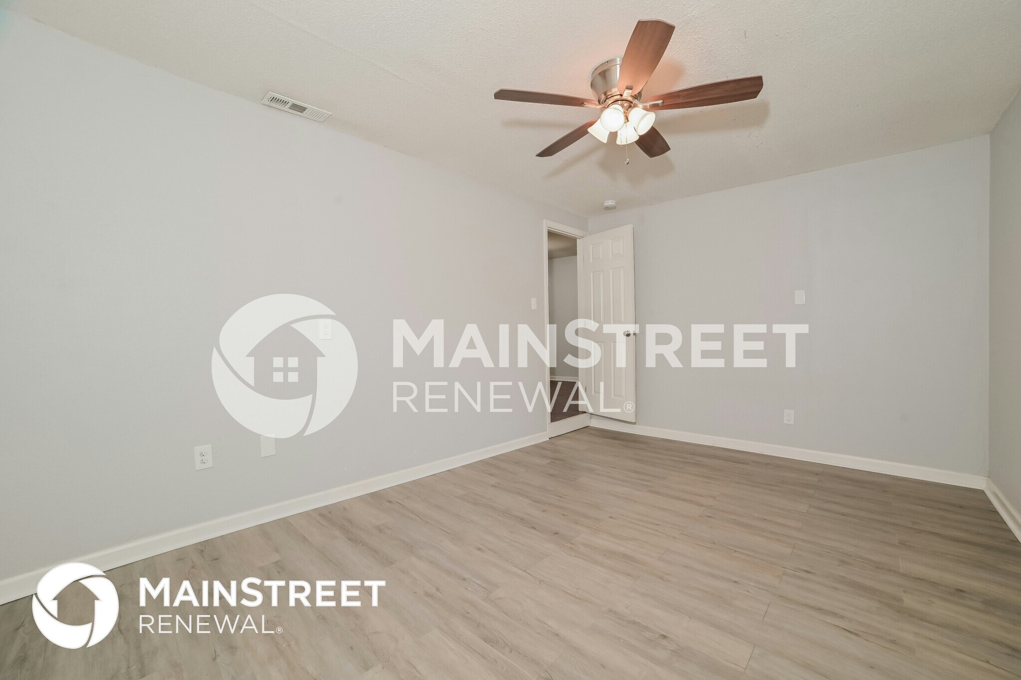 Building Photo - 2305 Ridgecrest Dr