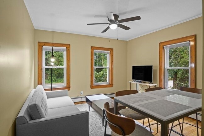 Building Photo - 88 Vernon St