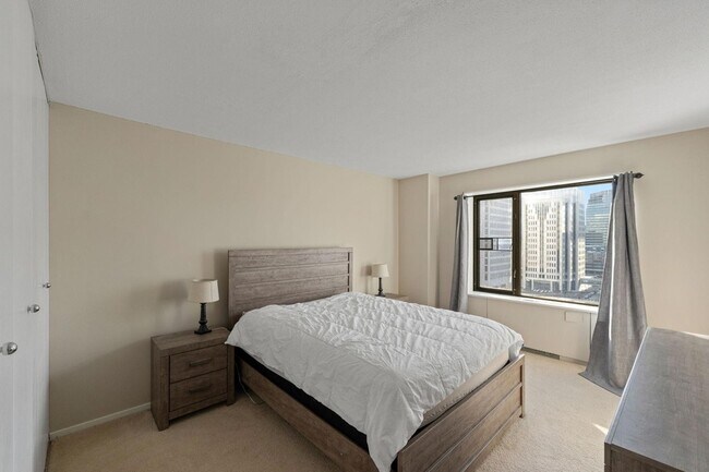 Building Photo - 19 S 1st St