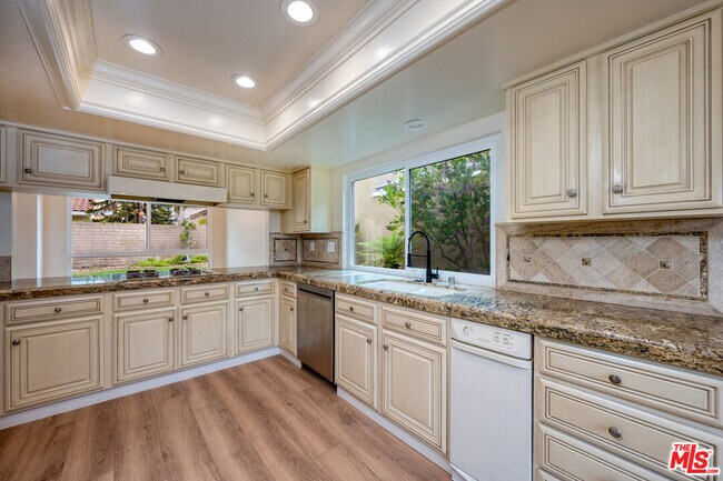Building Photo - 3974 Astaire Ave