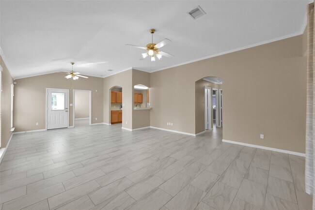 Building Photo - 710 Moonwalk St