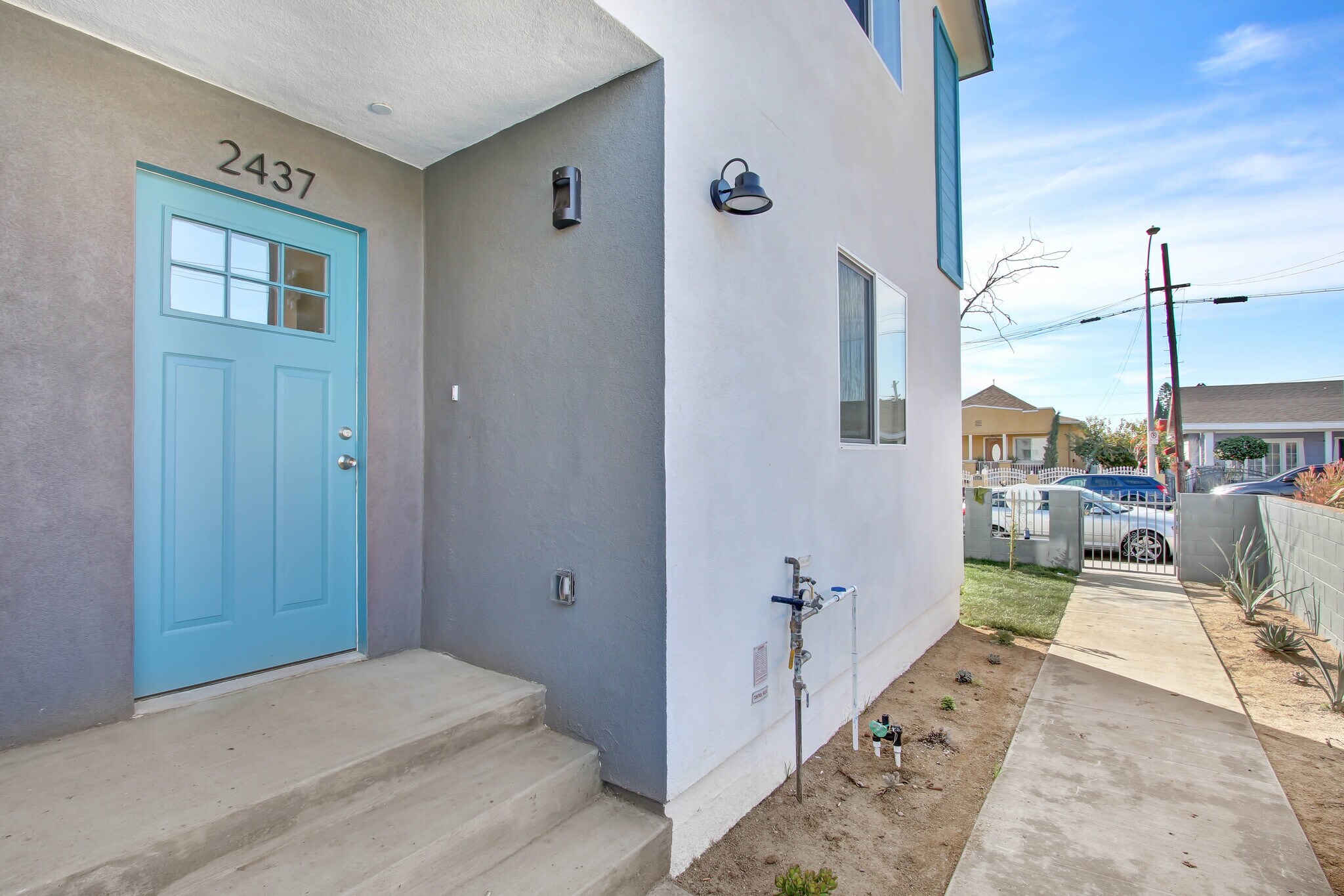 Building Photo - 2437 Malabar St