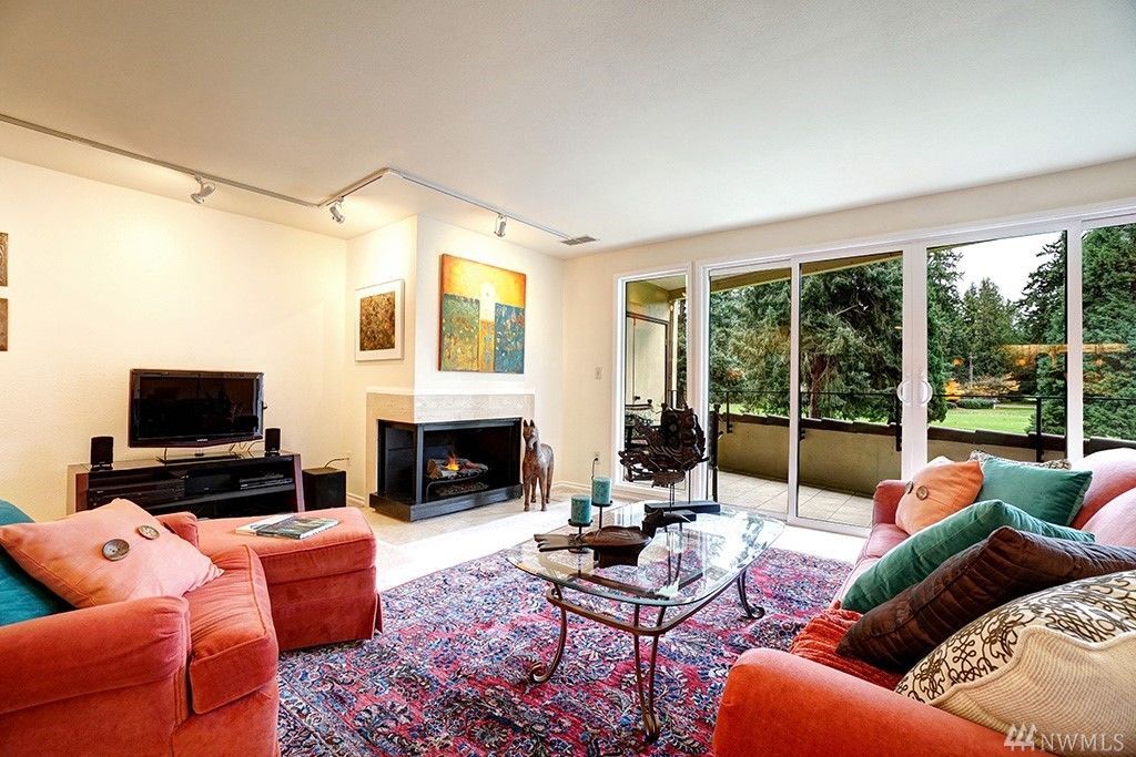 Living Room - 16929 Inglewood Rd NE