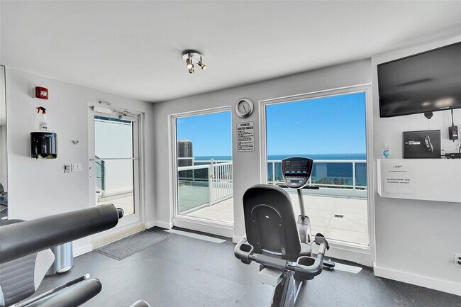 Building Photo - 2841 N Ocean Blvd