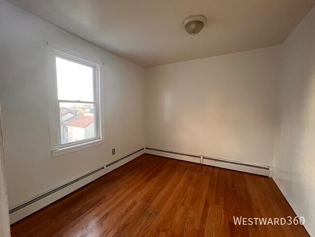 Building Photo - 1622 N 40th Ave