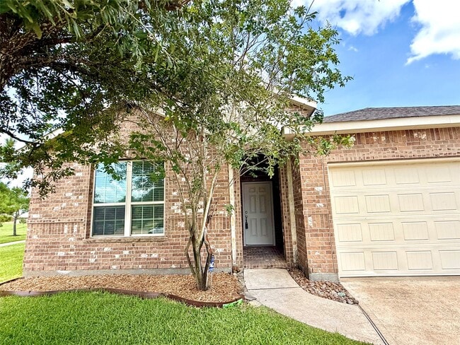 Building Photo - 23603 Legano Dr
