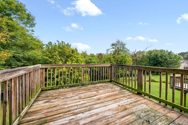 Building Photo - 922 Kingsbury Dr