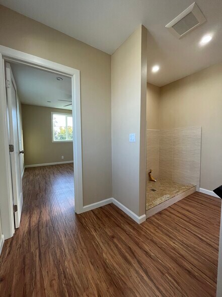 Building Photo - 13836 Cohasset St