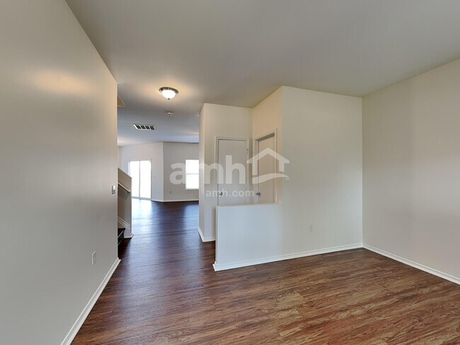 Building Photo - 4400 Kiddle Ln