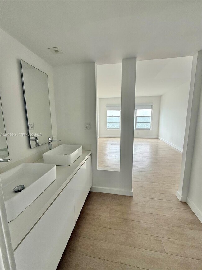 Building Photo - 11111 Biscayne Blvd