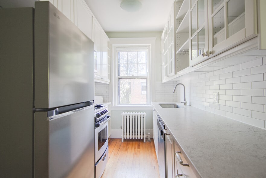 Building Photo - 36 Linnaean St