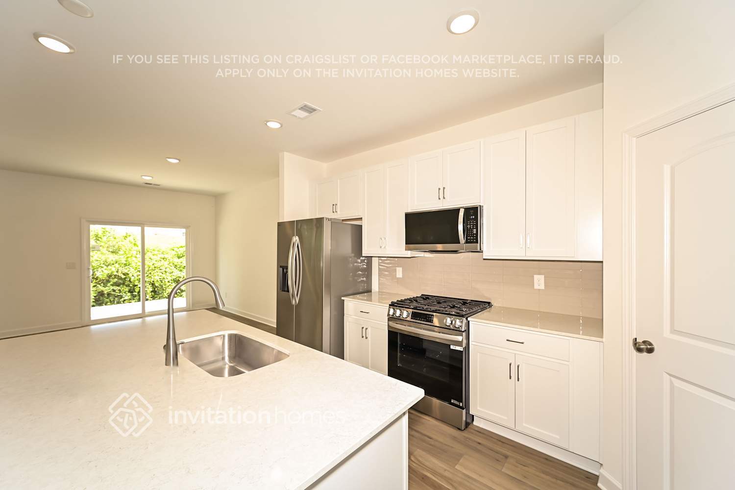 Building Photo - 204 E Millbrook Dr