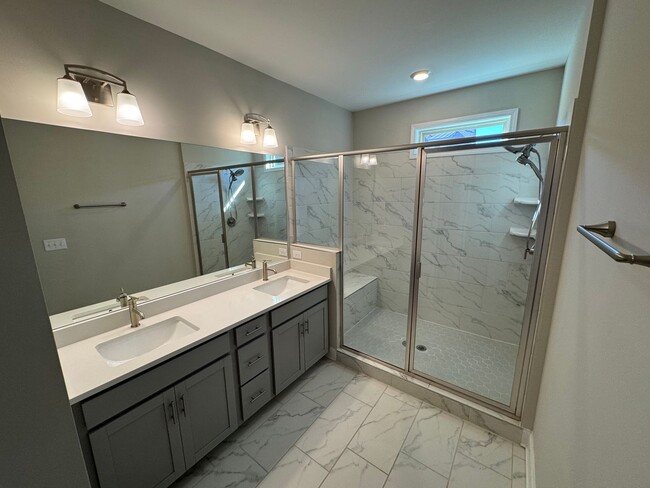 Building Photo - Affluent 3 Bedroom 3.5 Bath Townhome in th...