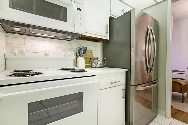 Building Photo - 2121 N Ocean Blvd