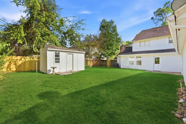 Building Photo - Beautifully Updated 4-Bedroom Home in a Prime Houston Location