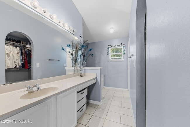 Building Photo - 2656 Lantana Lakes Dr E