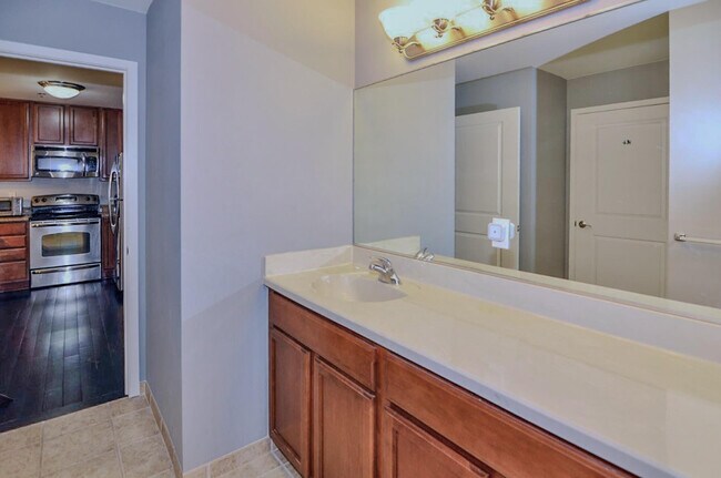 Building Photo - 111 N Ashley St