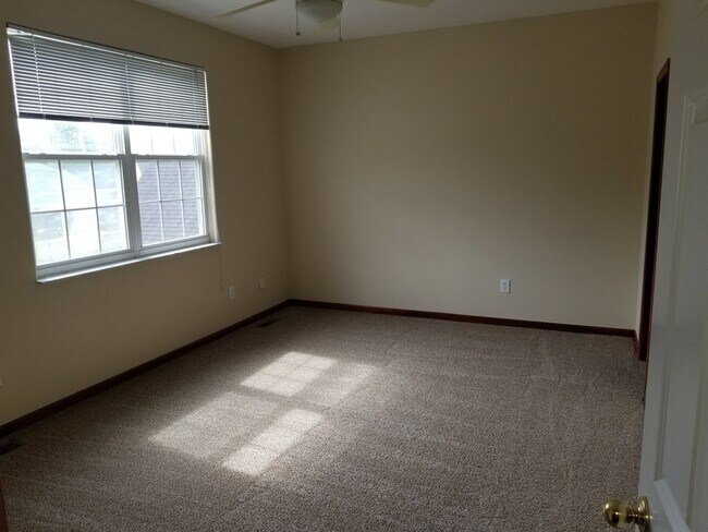 Building Photo - 501 Radcliff Dr