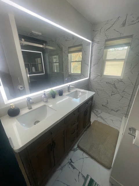 Building Photo - Fully Renovated 5 Beds Home in South Park ...