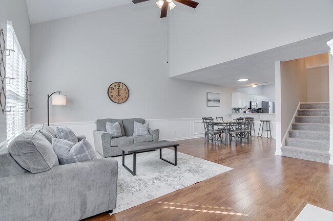 Building Photo - 2003 Helmsdale Ln