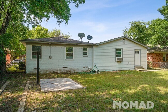 Building Photo - Spacious 4BR House in Duncanville