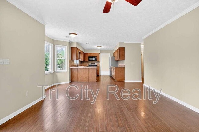 Building Photo - 404 Topaz Trail