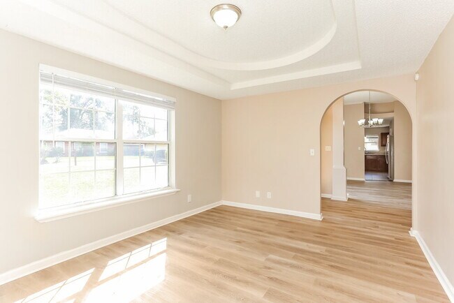 Building Photo - 11321 Hartland Rd