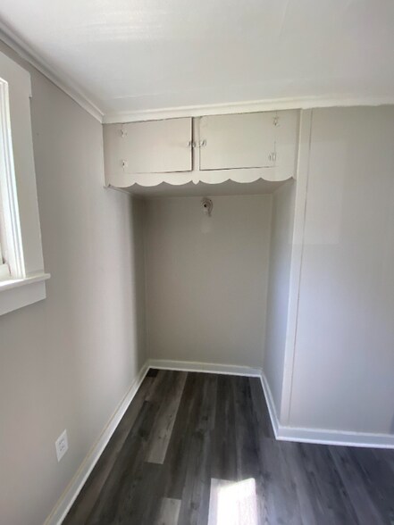 Building Photo - 505 S Georgia St